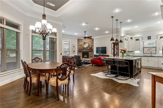 500 NE Lake Pointe Place, Bentonville, AR 72712