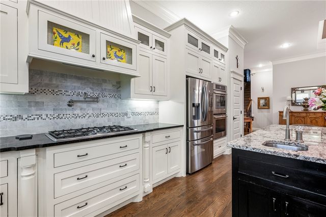 500 NE Lake Pointe Place, Bentonville, AR 72712