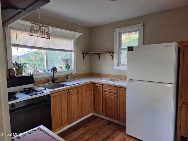 237 Vrooman Avenue, Amsterdam, NY 12010