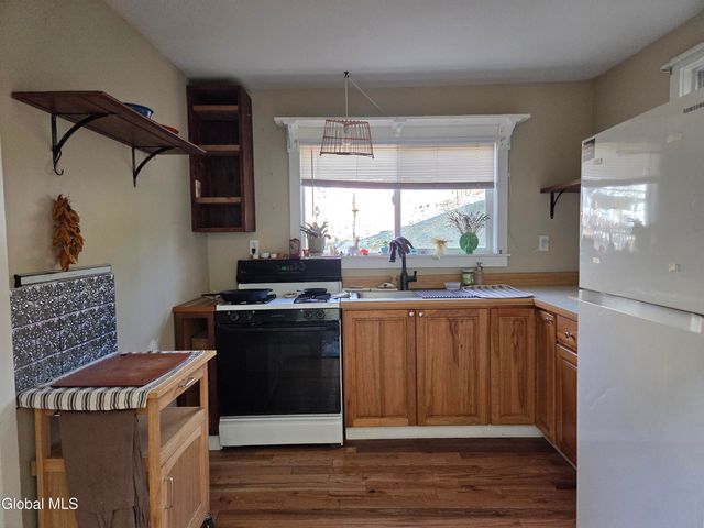 237 Vrooman Avenue, Amsterdam, NY 12010