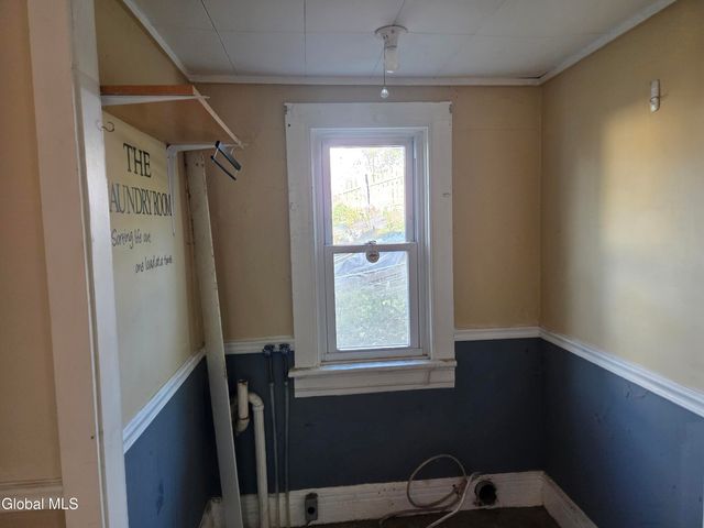 237 Vrooman Avenue, Amsterdam, NY 12010