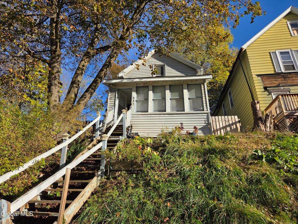 237 Vrooman Avenue, Amsterdam, NY 12010