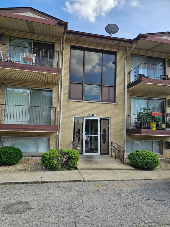 18361 Glen Oak Avenue 1B, Lansing, IL 60438