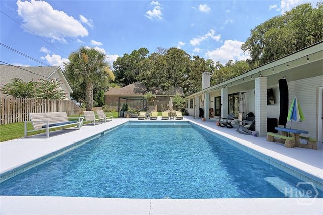 2006 Walthour Road, Savannah, GA 31410