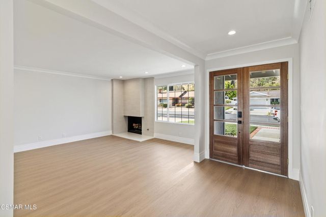 145 Columbia Road, Thousand Oaks, CA 91360