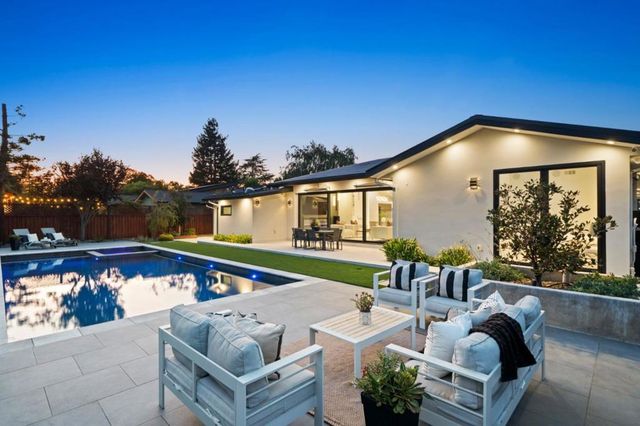 1624 Wakefield Terrace, Los Altos, CA 94024