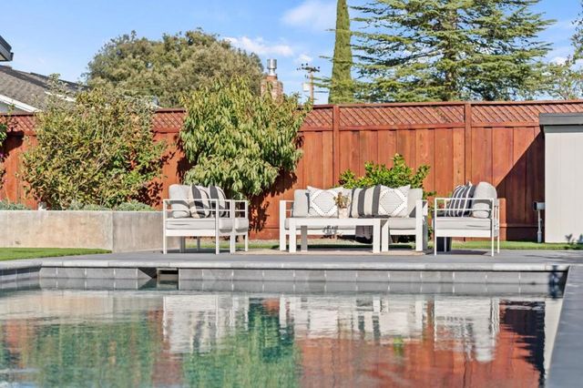 1624 Wakefield Terrace, Los Altos, CA 94024