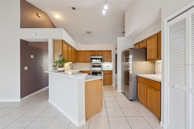 948 RIVECON AVENUE, Orlando, FL 32825