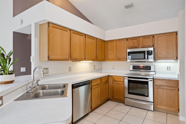 948 RIVECON AVENUE, Orlando, FL 32825