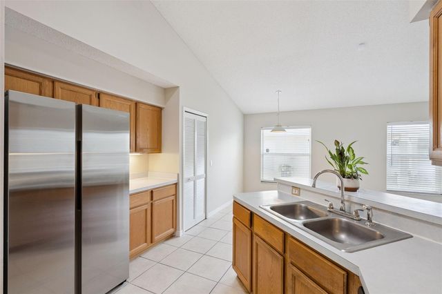 948 RIVECON AVENUE, Orlando, FL 32825