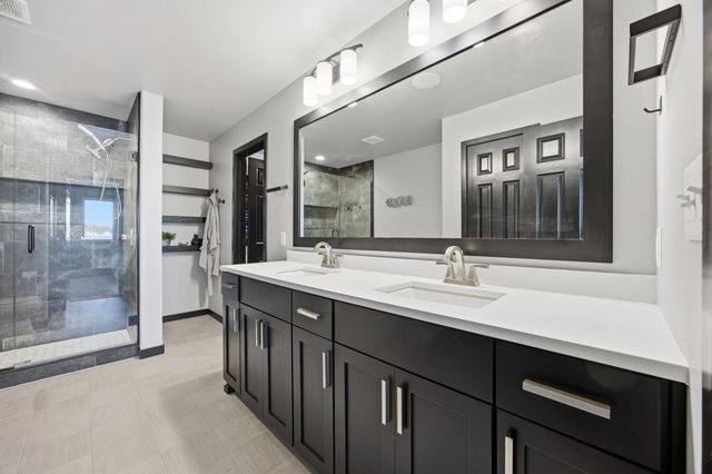 6137 68th Street S, Fargo, ND 58104