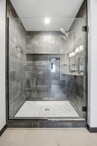 6137 68th Street S, Fargo, ND 58104