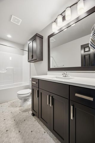 6137 68th Street S, Fargo, ND 58104