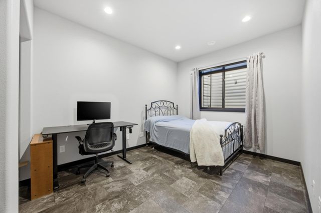 6137 68th Street S, Fargo, ND 58104