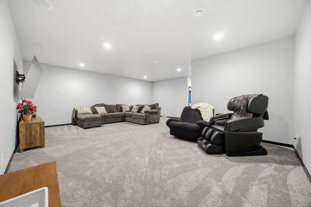 6137 68th Street S, Fargo, ND 58104