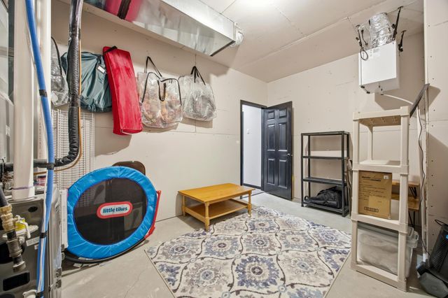 6137 68th Street S, Fargo, ND 58104