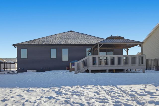 6137 68th Street S, Fargo, ND 58104