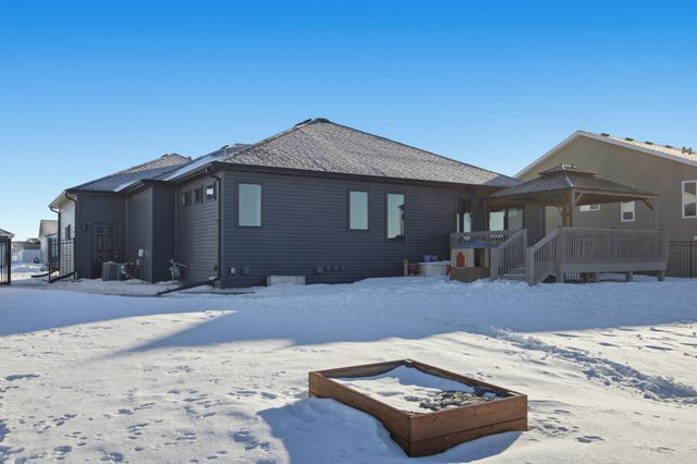 6137 68th Street S, Fargo, ND 58104