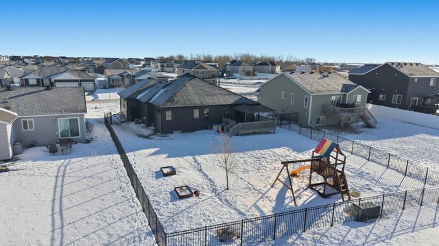 6137 68th Street S, Fargo, ND 58104