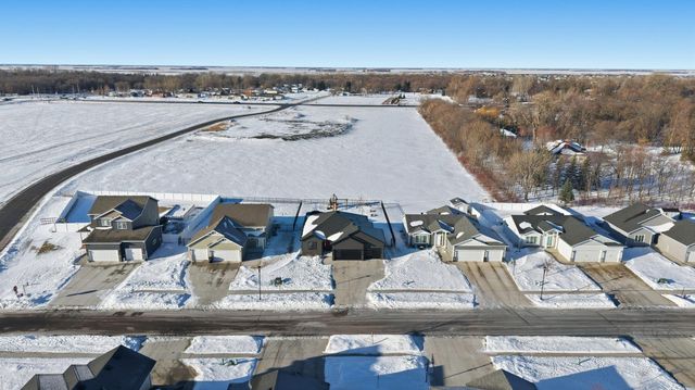 6137 68th Street S, Fargo, ND 58104