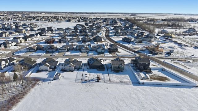 6137 68th Street S, Fargo, ND 58104