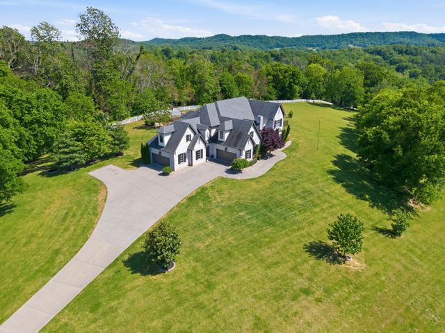 1159 Saddle Springs Drive, Thompsons Station, TN 37179