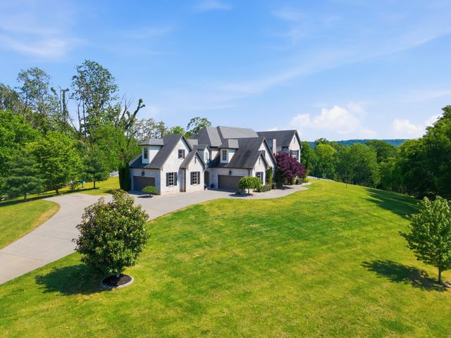1159 Saddle Springs Drive, Thompsons Station, TN 37179