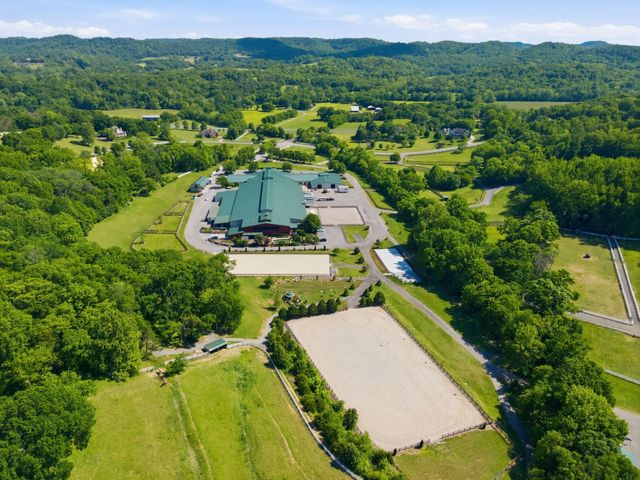 1159 Saddle Springs Drive, Thompsons Station, TN 37179