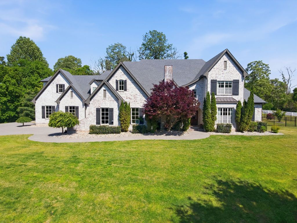 1159 Saddle Springs Drive, Thompsons Station, TN 37179