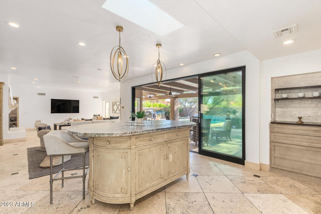 4450 E CAMELBACK Road 1, Phoenix, AZ 85018