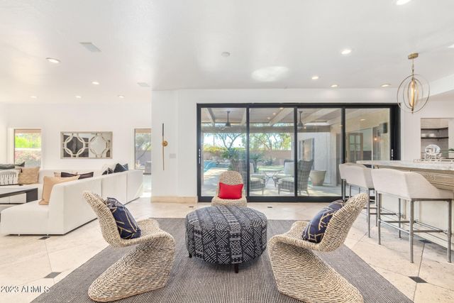 4450 E CAMELBACK Road 1, Phoenix, AZ 85018