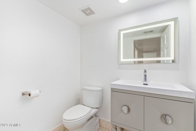 4450 E CAMELBACK Road 1, Phoenix, AZ 85018