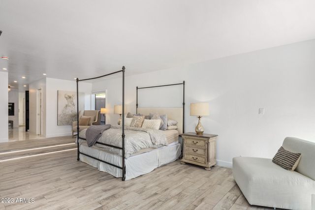 4450 E CAMELBACK Road 1, Phoenix, AZ 85018