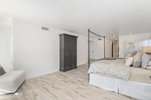 4450 E CAMELBACK Road 1, Phoenix, AZ 85018