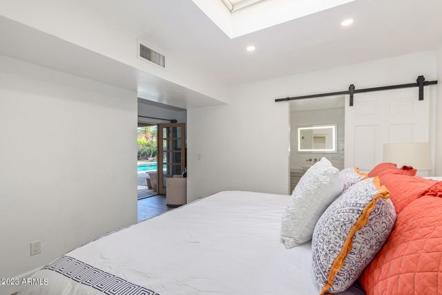 4450 E CAMELBACK Road 1, Phoenix, AZ 85018