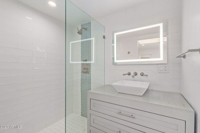 4450 E CAMELBACK Road 1, Phoenix, AZ 85018