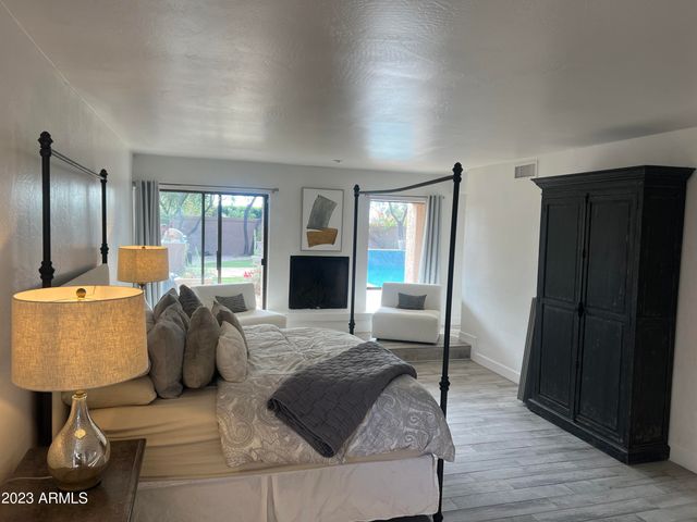 4450 E CAMELBACK Road 1, Phoenix, AZ 85018