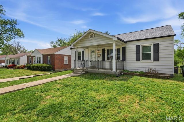 10346 Saint Henry Lane, St Ann, MO 63074