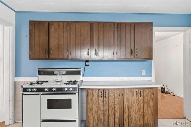 10346 Saint Henry Lane, St Ann, MO 63074