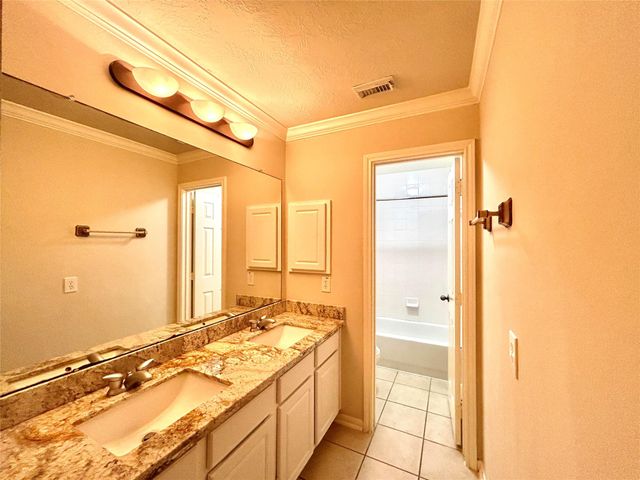 2606 Sun Flare Lane, Pearland, TX 77584