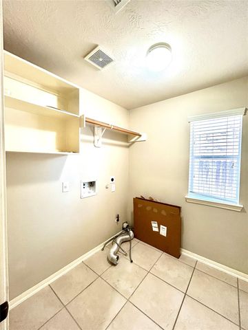 2606 Sun Flare Lane, Pearland, TX 77584