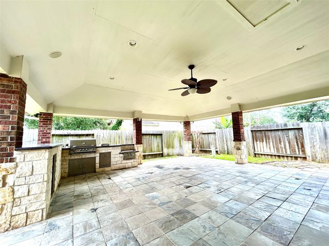 2606 Sun Flare Lane, Pearland, TX 77584