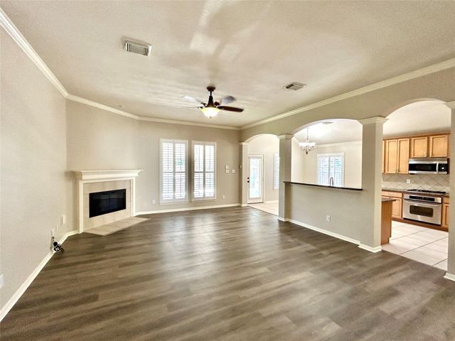 2606 Sun Flare Lane, Pearland, TX 77584