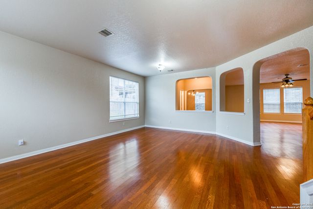 527 MESA LOOP, San Antonio, TX 78258