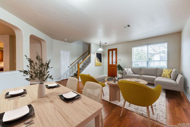 527 MESA LOOP, San Antonio, TX 78258