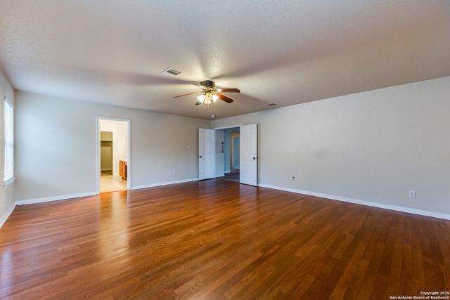 527 MESA LOOP, San Antonio, TX 78258