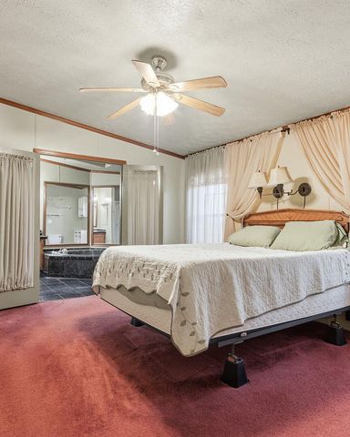 20671 K HWY, Blackwater, MO 65322