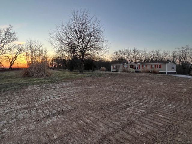 20671 K HWY, Blackwater, MO 65322