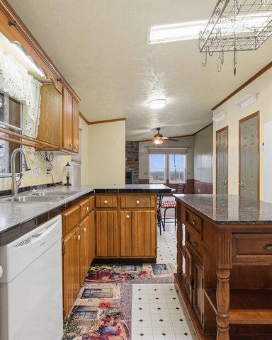 20671 K HWY, Blackwater, MO 65322