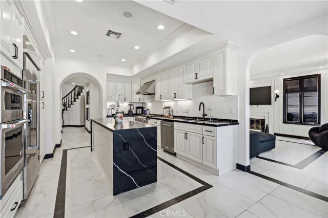 19 Belmont, Newport Beach, CA 92660